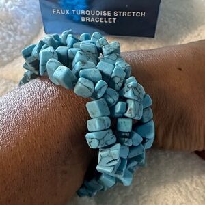 Avon Turquoise Blue Stretch Bracelet